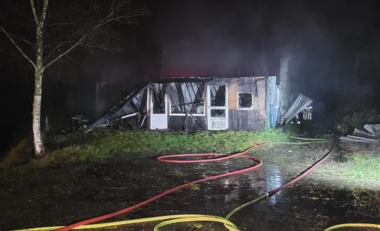 Van de kantine van de visclub blijft niets meer over na de brand