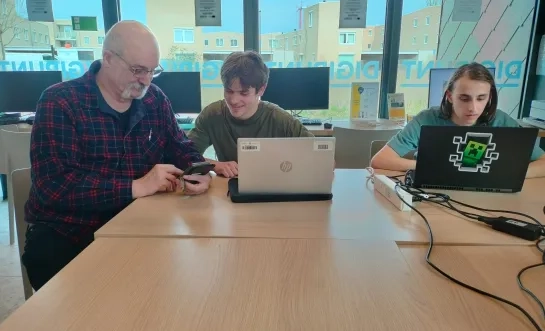 digihelpers leerlingen Sint Maria Geel