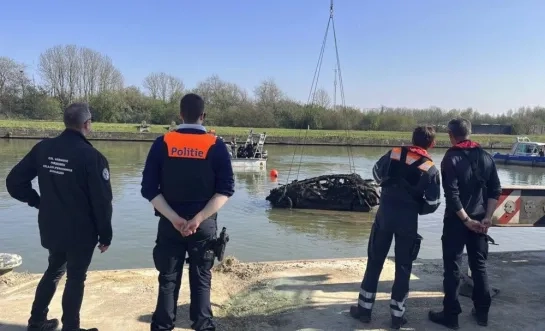 Zoekactie in Zeekanaal 