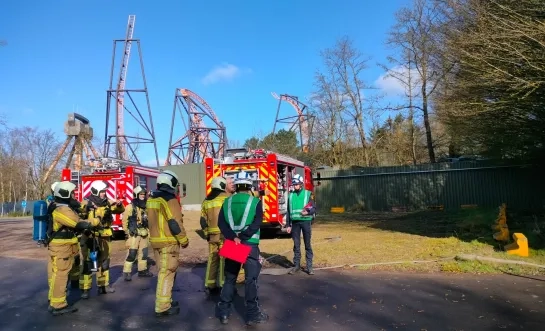 Revolution Bobbejaanland Paasvakantie Lichtaart brandweeroefening