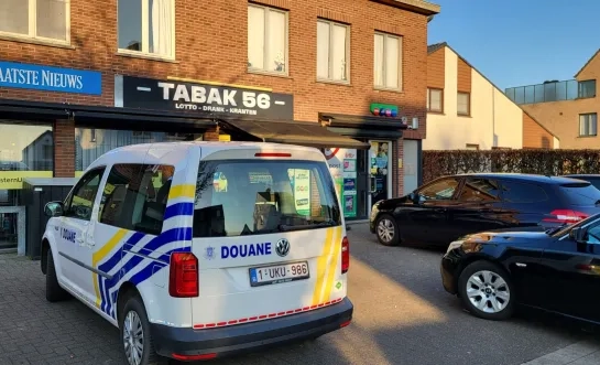 dagwinkel nachtwinkel controle douane prijsaanduideling sigaeretten zwartwerk