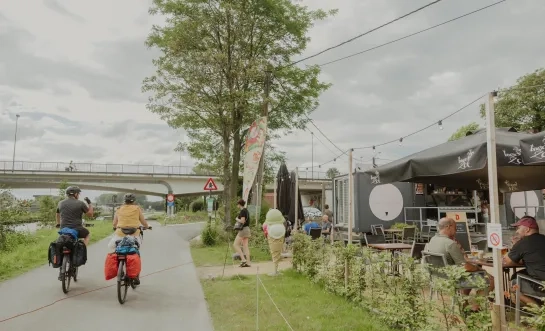 Papaoutai mag niet meer open langs kanaal in Ravels