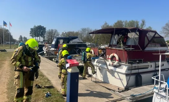 jacht boot schip chemische geur jachthaven Herentals brandweer