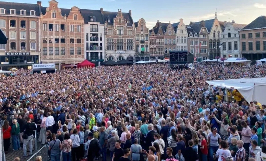 Lier Centraal met volle Grote Markt