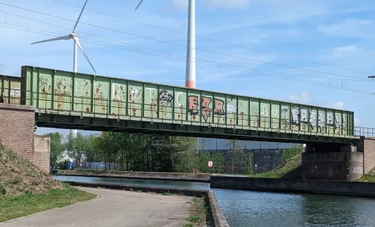 Spoorwegbrug kanaal Gompel