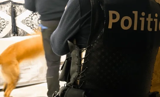 Huiszoeking drugszaak Mechelse familie