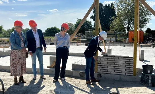 Eerste steen gelegd lokaal dienstencentrum Balen
