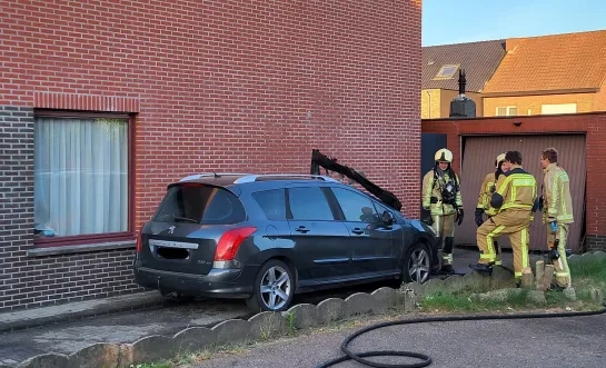 Auto brandt uit in Oud-Turnhout