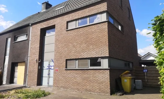 Woning verzegeld aan Hameldijk in Dessel