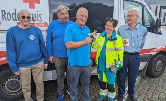 Rode Kruis Herselt schenkt vorige ambulance aan Oekraïne