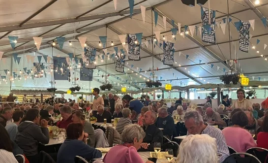 Palingfestival lokt duizenden paling-in-het-groen-eters