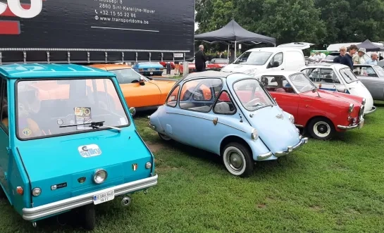 Oldtimers van MAK, de Mechelse autoklub, in Bonheiden