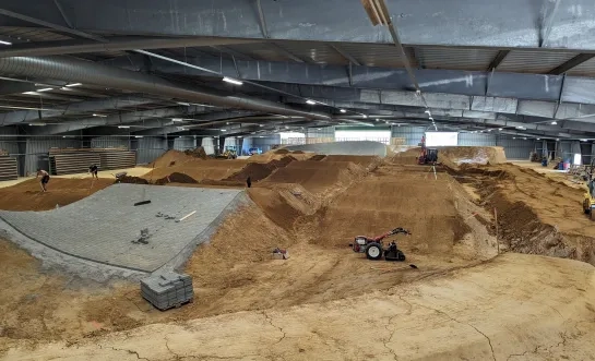 Eerste indoor BMX-parcours van ons land in Ravels krijgt stilaan vorm