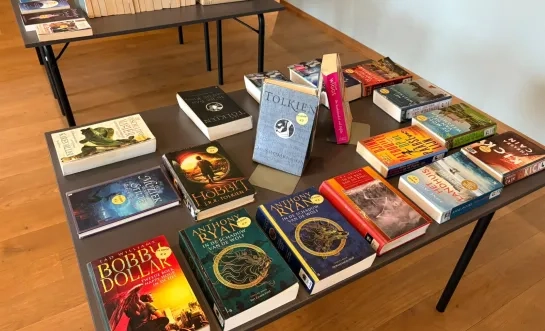 Bibliotheek houdt uitverkoop