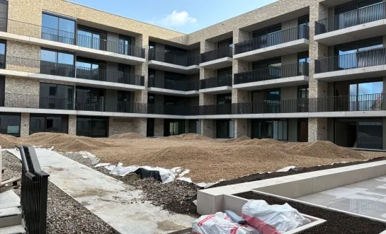 Eerste bewoners en handelszaken voor Dok+ aan het Rode Kruisplein