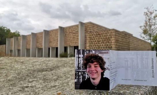 Afscheid in Lommel van 18-jarige Benten Mermans na dodelijke steekpartij in Mol