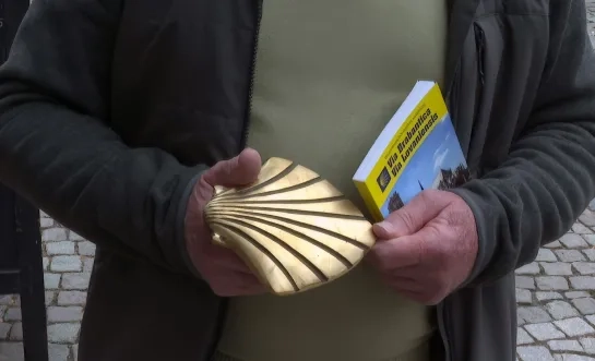 Sint-Jacobschelpen wijzen weg naar Compostella