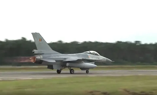 F16