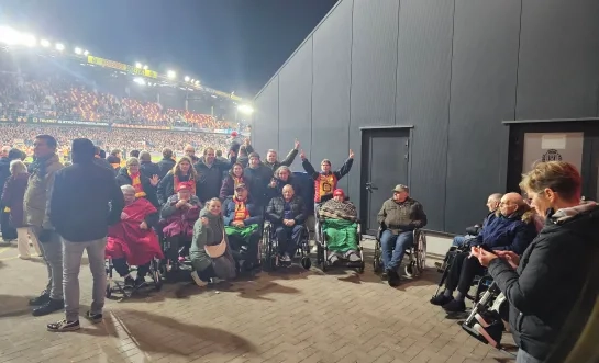 Wens van 94-jarige Jeanneke komt uit: samen met medebewoners naar KV Mechelen