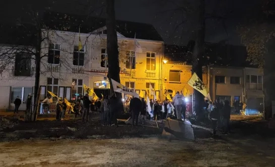 Gemeenteraad Olen eindigt in chaos na stemming over Vlaams Belanger Bart Van Opstal