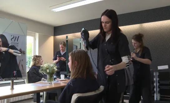 Molse leerlingen kappen elke donderdag en vrijdag haar