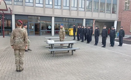 Leerlingen Defensie en Veiligheid in Turnhout werken samen met 3 Para