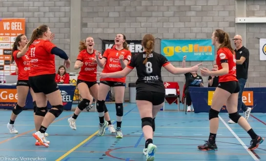 VC Geel wint met 3-0 van Genk