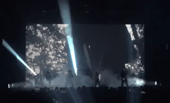 Amenra tijdens een optreden in de AB