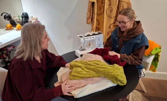 Boetiek Turnhout maakt kledij van stukken van overledenen