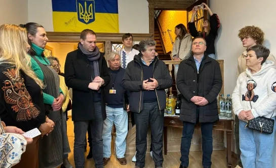 Mechelen opent Oekraïne Huis op Grote Markt: "laagdrempelige ontmoetingsplek waar Mechelaars concreet kunnen bijdragen aan steun voor Oekraïne"