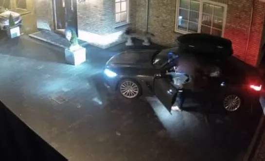 autodief 3 kinderen op achterbank