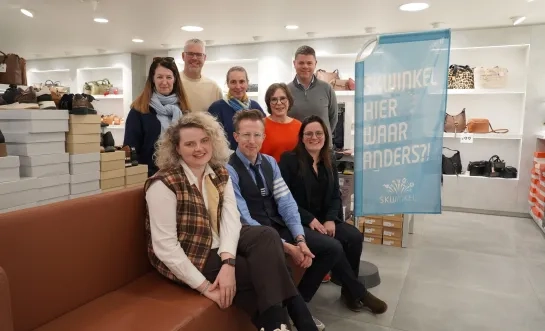 Claudia Haenen (links vooraan) nieuwe centrummanager van Sint-Katelijne-Waver
