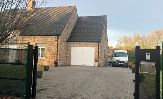 politie ontdekt cannabisplantage in Tielen