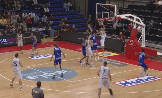 Limburg United - Kangoeroes Mechelen bakset