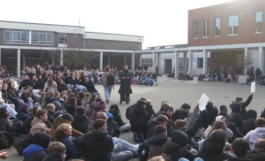 Zitstaking op Sint-Claracollege in Arendonk