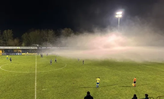 Wedstrijd tussen De Kempen en Geel even stilgelegd door rookontwikkeling