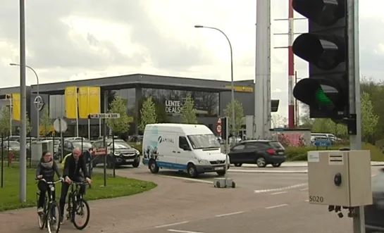 steenweg op tielen werken.