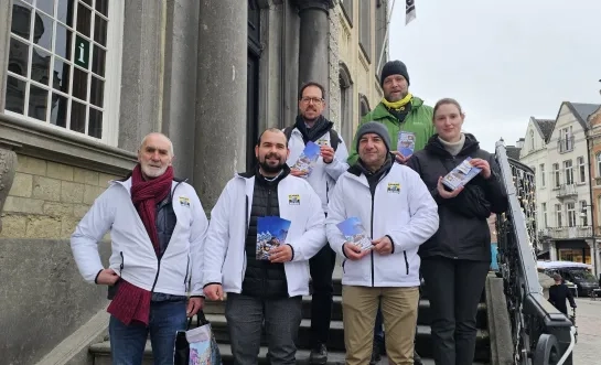 Vlaams Belang Lier-Koningshooikt valentijnsactie Grote Markt Lier