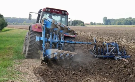 Landbouw - Tractor op veld