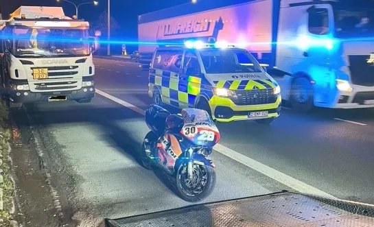 Motorrijder rijdt 180km/uur