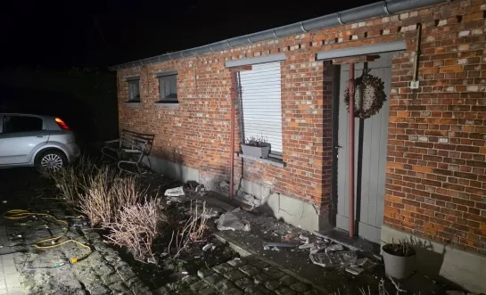 auto in huis Eindhout