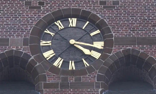 Torenklokken staan fout in Herselt