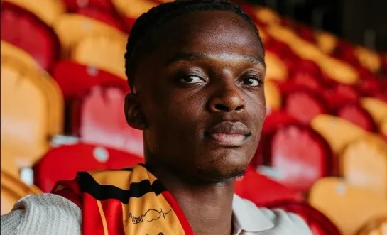 Malcolm Lohunanu-Mbasi tekent bij KV Mechelen