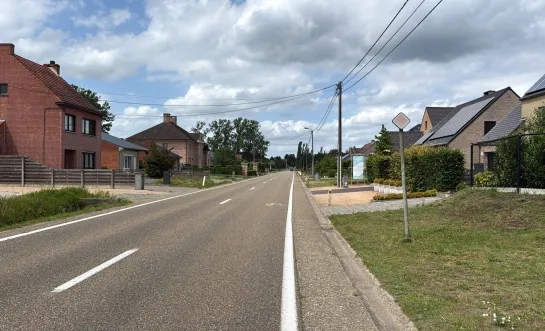 N110 Burgemeester Adriaensenlaan Gestelsesteenweg Meerhout fietspad