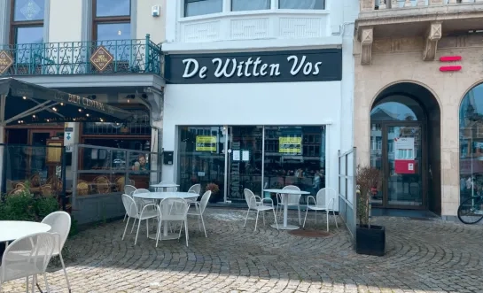 de witten vos