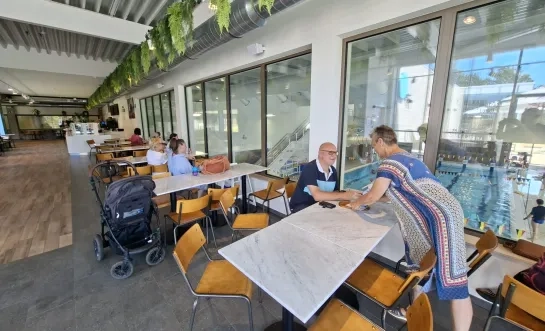 cafetaria zwembad Lille.
