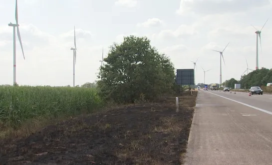 Brand langs berm E34