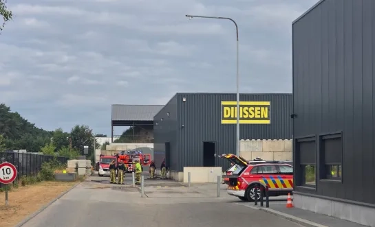 Brandweer rukt uit voor uitslaande brand bij Dilissen