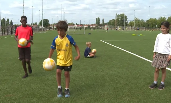 50 kinderen genieten van gratis voetbalkamp Lyra-Lierse