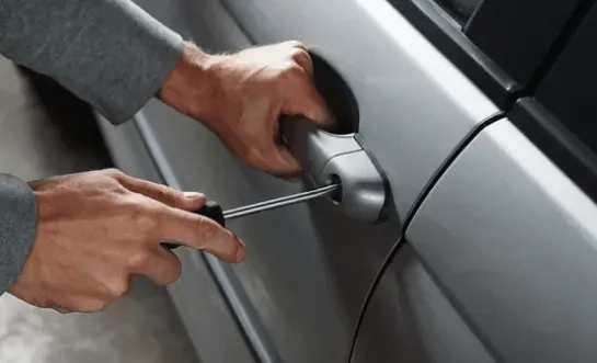 23 inbraken op bestelwagens